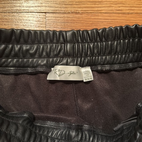 RD Style Vegan Leather Joggers size: M - Picture 2 of 4